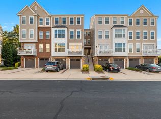 42175 Canary Grass Sq, Aldie, VA 20105