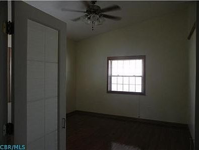 3rd image of 183 E Pearl St
