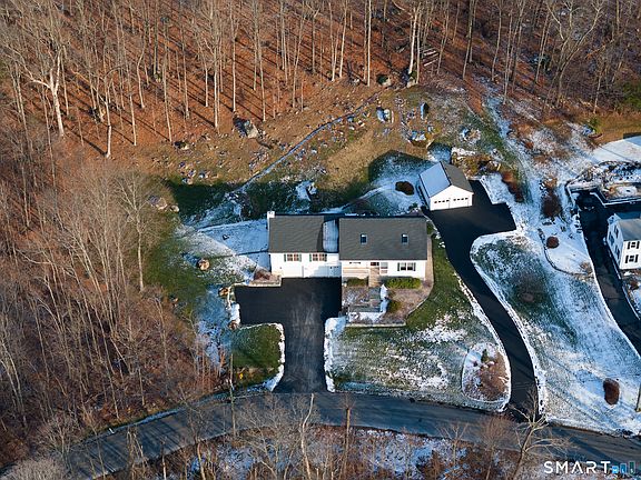 3rd image of 128 Ledge Road
