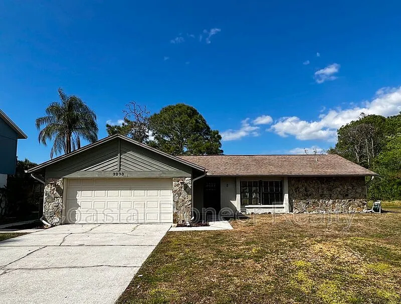 3233 Oakwood Pl
