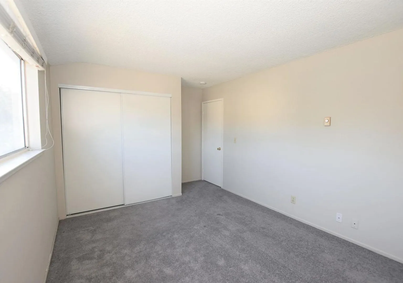 Popular Victoria Avenue Penthouse — Photo 3