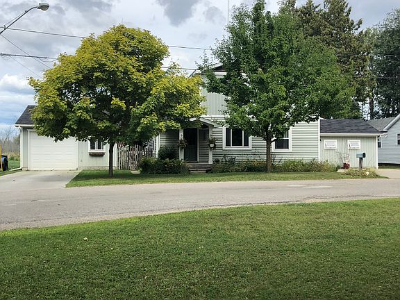 3rd image of 701 Cedar St