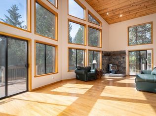 5602 Sierra Springs Dr, Pollock Pines, CA 95726