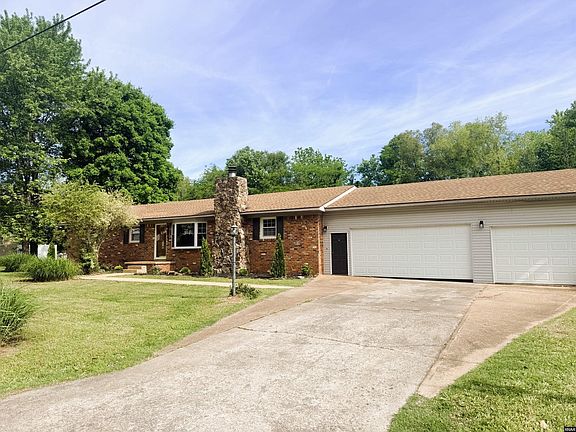 2nd image of 2735 Hollywood Dr