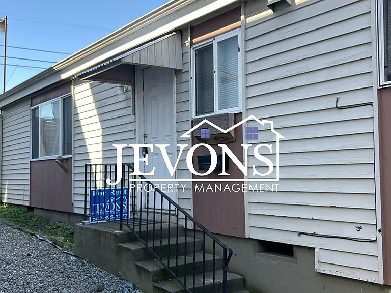 2416 S I St — Photo 2