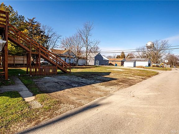 5th image of 127 E Main St #131