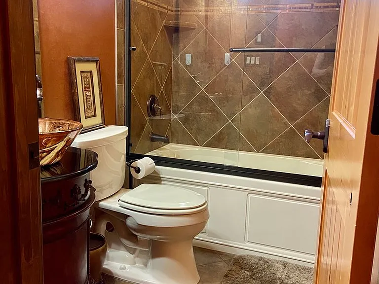 4735 Cable St — Photo 6