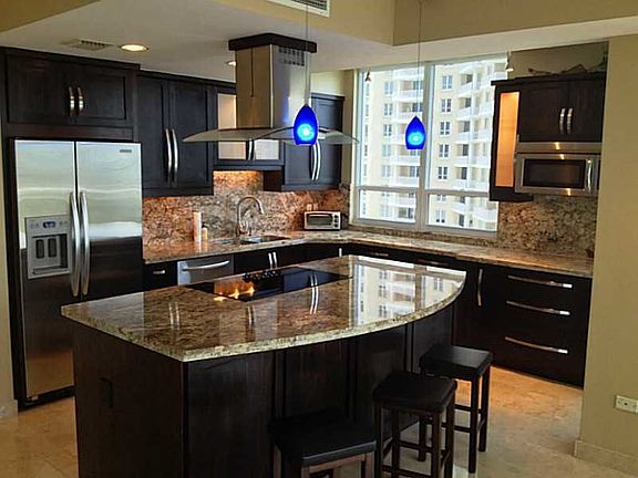 3rd image of 801 Brickell Key Blvd APT 1011