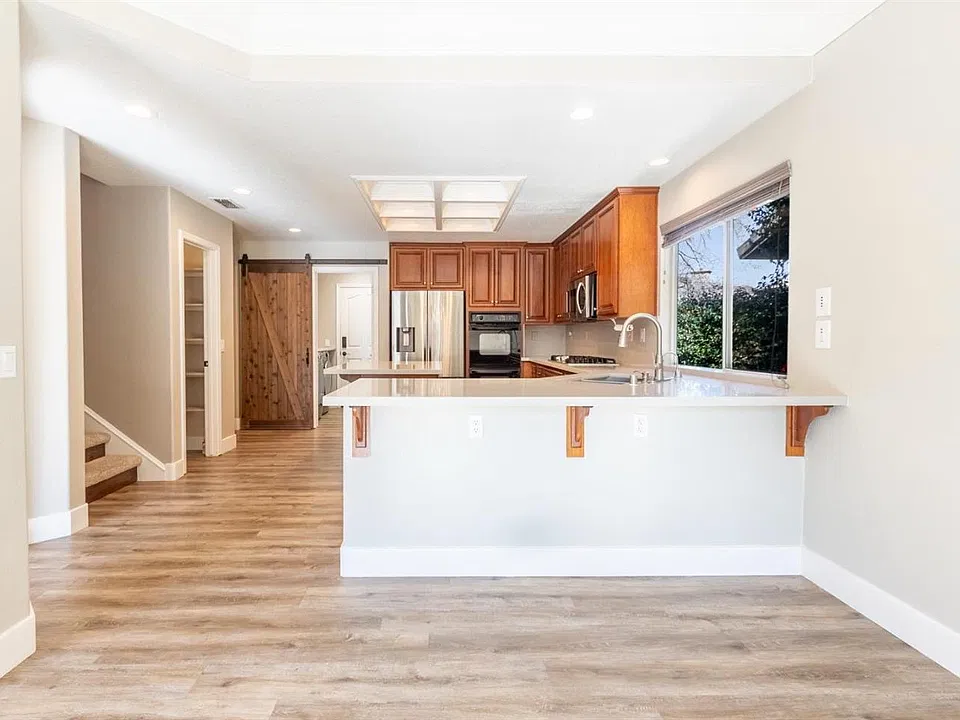 1319 Avenida Alvarado