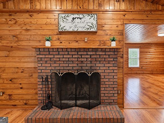 5th image of 81 Peeples St