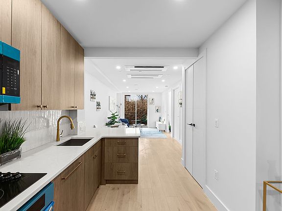 4th image of 156 Tompkins Ave #4B