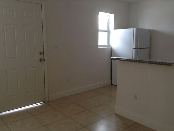 4th image of 1533 NW 2nd St #10