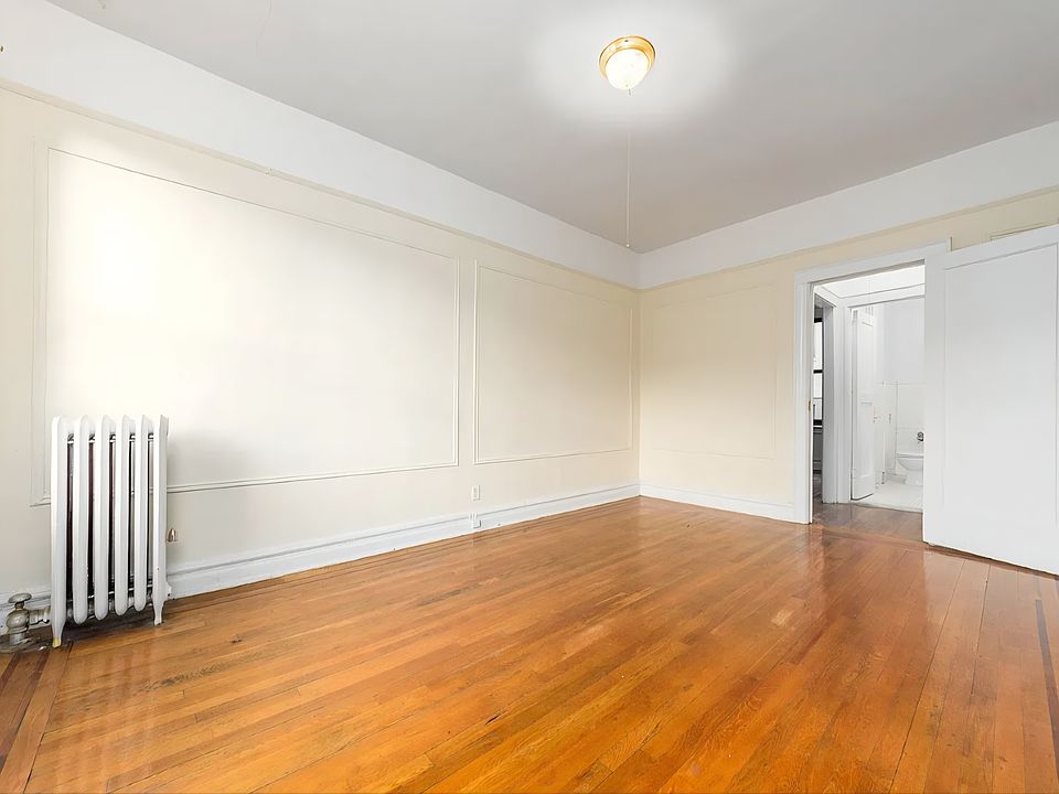 2nd image of 3150 33rd St APT 1A