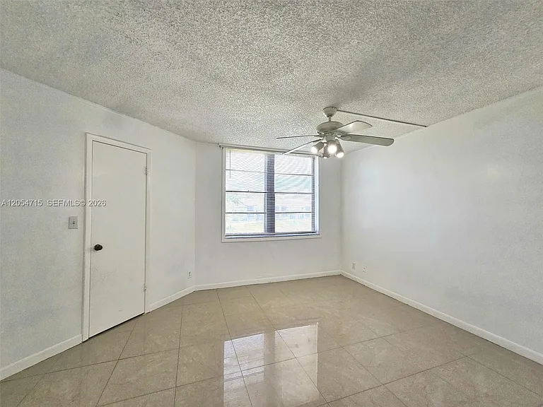 210 Lake Pointe Dr #209 — Photo 10