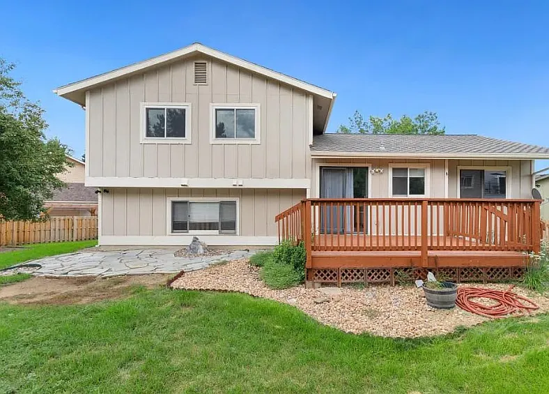 4 bed, 2800 sqft, $2,550 — Photo 3