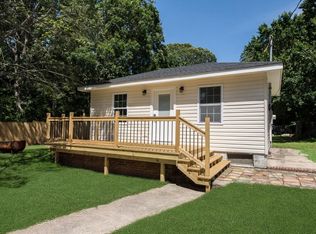 64 Maple Ave, Flanders, NY 11901