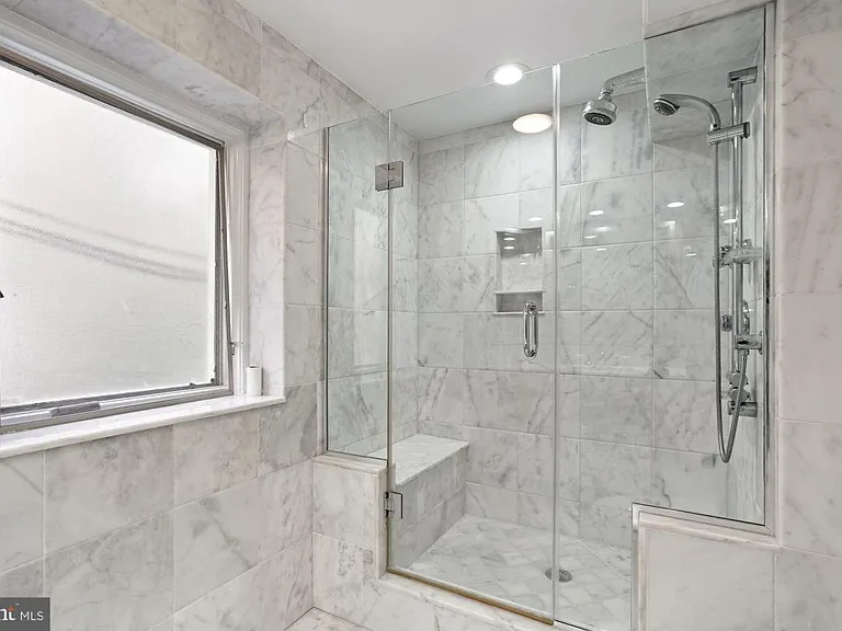 1675 Wisconsin Ave NW — Photo 23