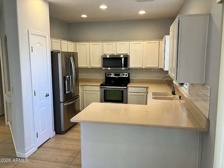 7392 W Tierra Buena Ln — Photo 3