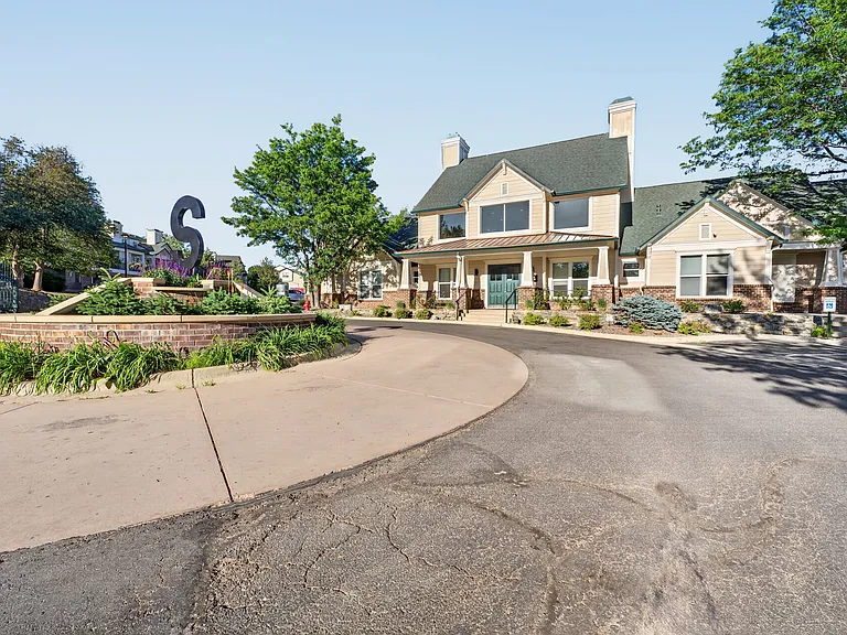 2080 Shamrock Dr — Photo 25