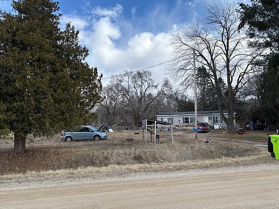 2nd image of 6550 N Geneva Rd