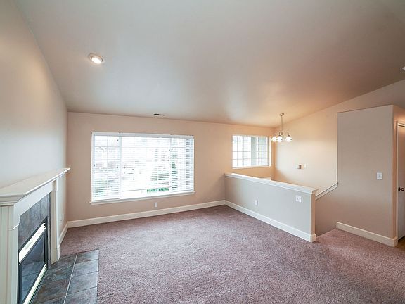 5th image of 16404 18th Ave E