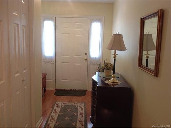 4th image of 15 N Creekside Ct