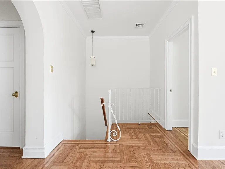 68-11 Clyde St #2 — Photo 3