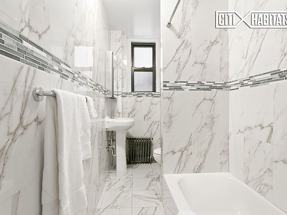 5th image of 19 W 55th St APT 6C
