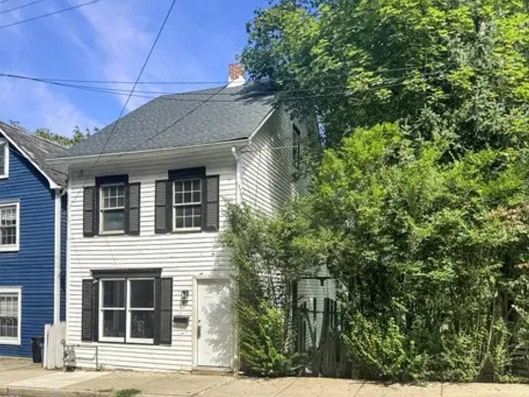 97 Morris St — Photo 1
