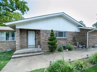 2006 Oakwood Ave, Bentonville, AR 72712