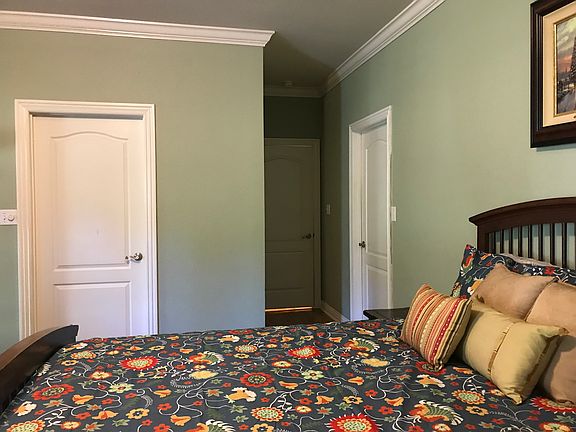 master bedroom w/  2 closets