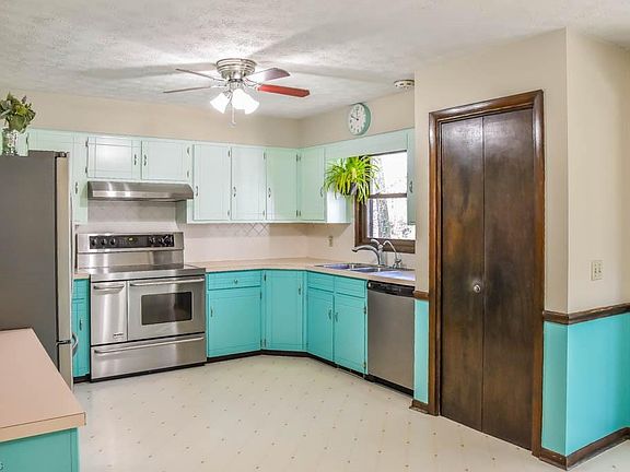 5th image of 8421 Scenicridge Ave NW