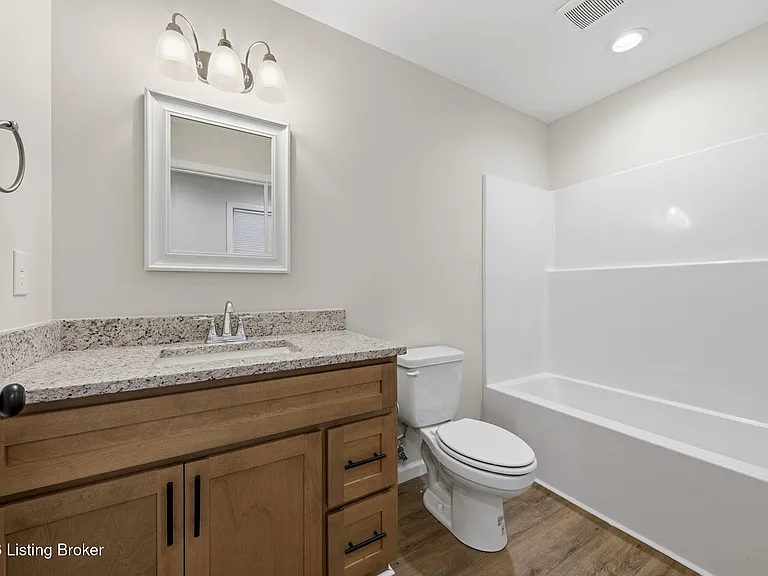 265 Washington St — Photo 9