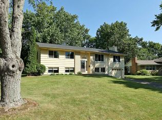 4436 82nd St W, Bloomington, MN 55437