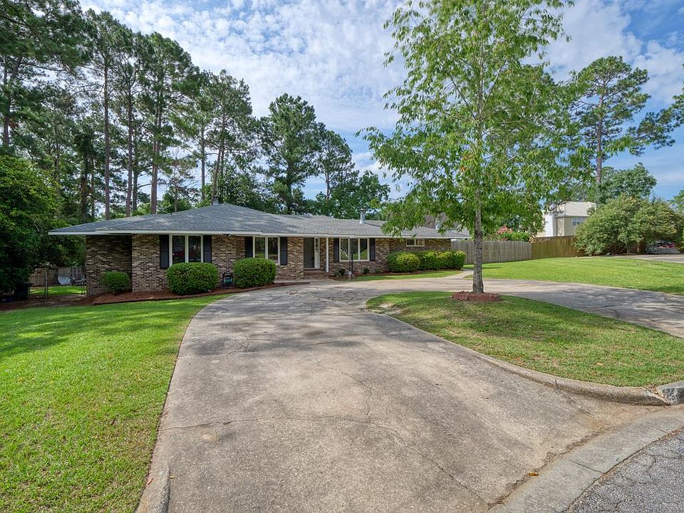 1st image of 2101 Oakgrove Cir