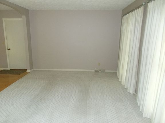 3rd image of 2250 Autumn Way