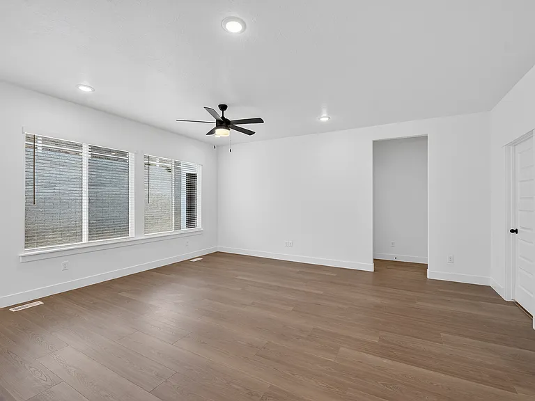 4709 S Heartwood Rd — Photo 4