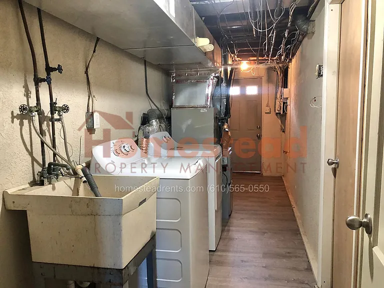 288 N Oak Ave — Photo 10