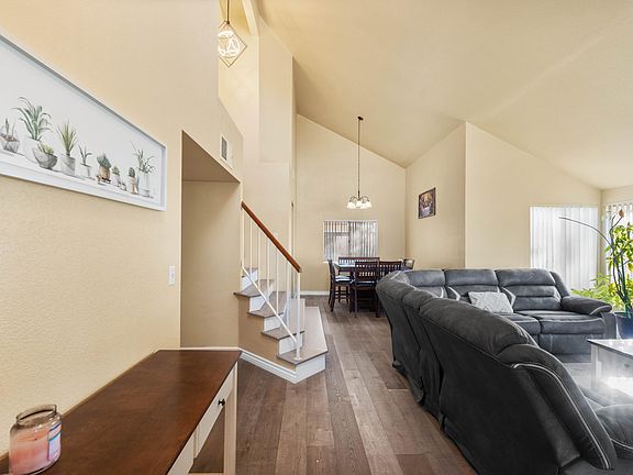 5th image of 812 W Avenue H5