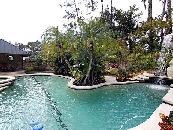 Pool with spa & waterfalol