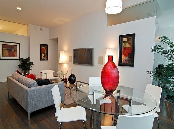 3rd image of 500 W Superior St Unit 1501