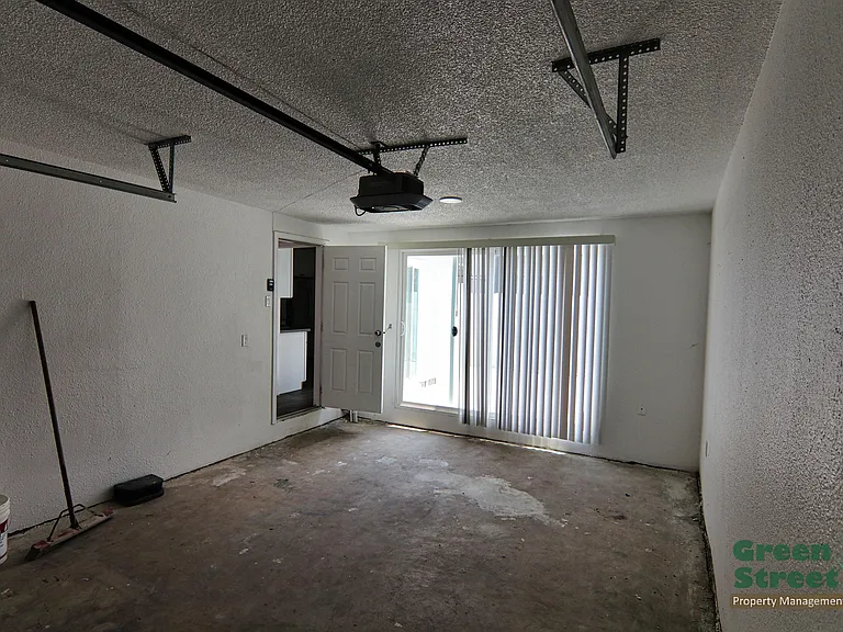 6831 Amherst St — Photo 56