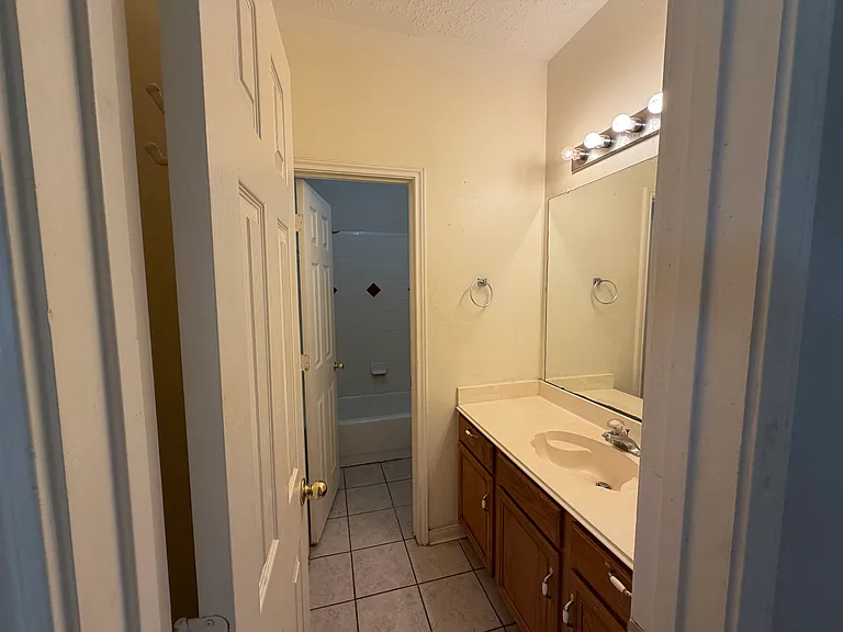 13403 Agarita Ln — Photo 10