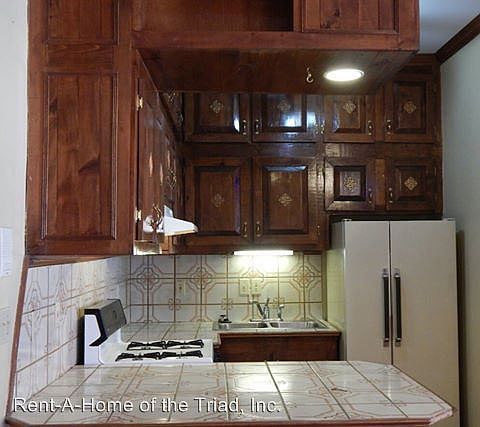 1st image of 602 S Elm St APT 4