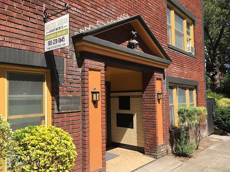 2235 NW Johnson St — Photo 11