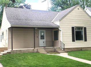 103 Davenport St, Holstein, IA 51025