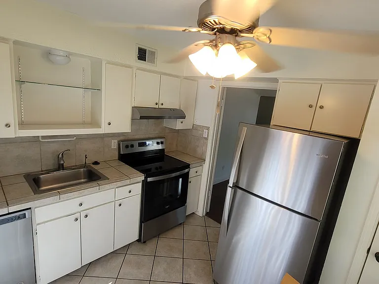 7903 Meadow Park Dr #103 — Photo 4