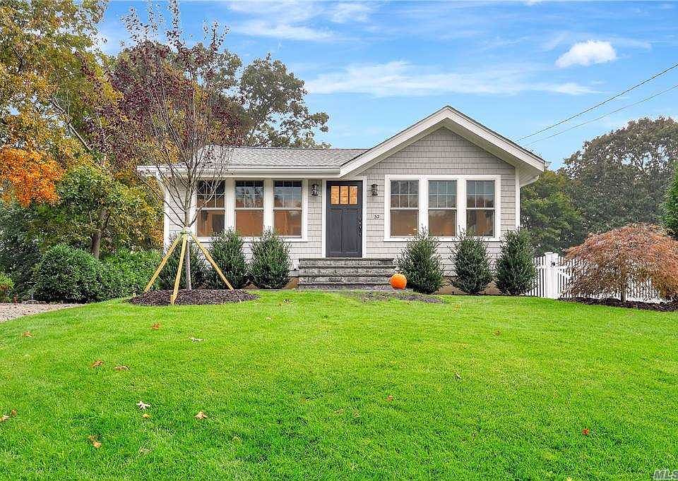 1st image of 32 Goldenrod Ave