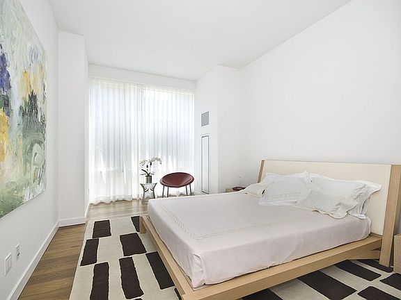 4th image of 311 W Broadway APT 6H