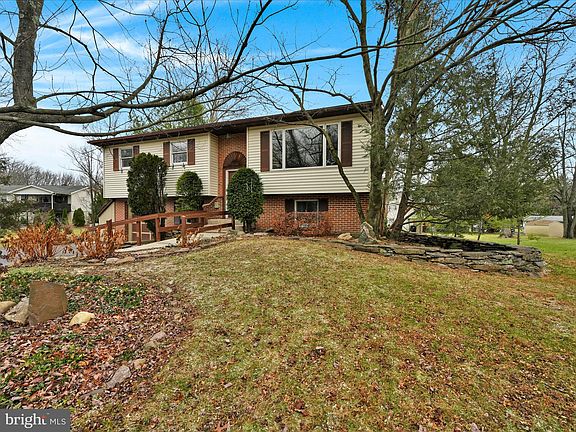 4th image of 365 Halsey Dr